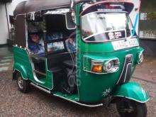https://riyasewana.com/uploads/bajaj-bajaj-4-2013-1915431250230.jpg