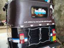 https://riyasewana.com/uploads/bajaj-bajaj-4-2015-38371912572.jpg