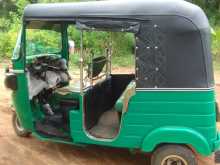 https://riyasewana.com/uploads/bajaj-bajaj-4stok-2015-2810385612063.jpg