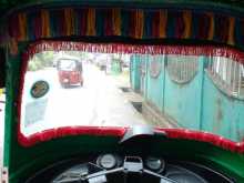 https://riyasewana.com/uploads/bajaj-bajaj-4strock2005-301304334063.jpg