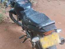 https://riyasewana.com/uploads/bajaj-bajaj-92001184292.jpg