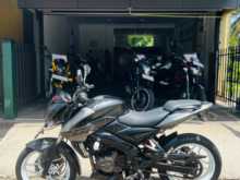 https://riyasewana.com/uploads/bajaj-bajaj-pulser-1013341513703.jpg