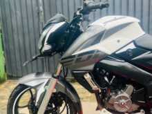 Bajaj Pulsar NS200 2017 Motorbike