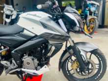 Bajaj Pulsar NS200 2017 Motorbike