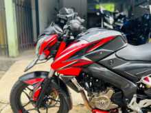 Bajaj Pulser 200 2014 Motorbike