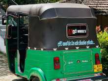 https://riyasewana.com/uploads/bajaj-bajaj-re-29859104192.jpg