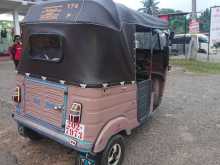 https://riyasewana.com/uploads/bajaj-bajaj-re-92000074132.jpg