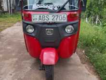 Bajaj RE 205 2018 Three Wheel