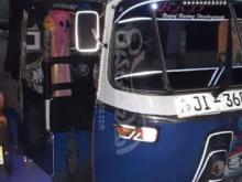 https://riyasewana.com/uploads/bajaj-bajaj-re2stroke-47374360843.jpg
