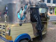 https://riyasewana.com/uploads/bajaj-bajaj-three-2005-106245312942.jpg