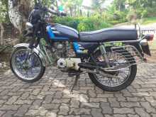 https://riyasewana.com/uploads/bajaj-boxer-100cc-13934004333.jpg