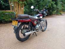 https://riyasewana.com/uploads/bajaj-boxer-113223813242.jpg
