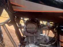https://riyasewana.com/uploads/bajaj-boxer-20805234482.jpg