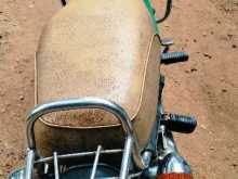 https://riyasewana.com/uploads/bajaj-boxer-27043564412.jpg
