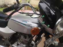 https://riyasewana.com/uploads/bajaj-boxer-2918585813862.jpg