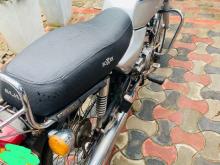 https://riyasewana.com/uploads/bajaj-boxer-301142376194.jpg