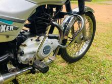 https://riyasewana.com/uploads/bajaj-boxer-31911206405.jpg