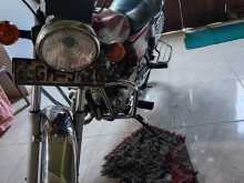 https://riyasewana.com/uploads/bajaj-boxer-37354813594.jpg