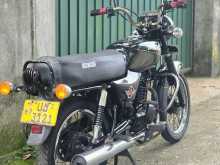 https://riyasewana.com/uploads/bajaj-boxer-41352474372.jpg