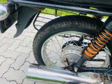 https://riyasewana.com/uploads/bajaj-boxer-51104424363.jpg