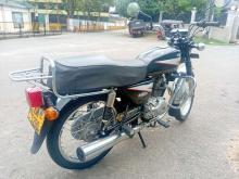 https://riyasewana.com/uploads/bajaj-boxer-81508426034.jpg