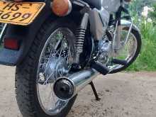 https://riyasewana.com/uploads/bajaj-boxer-ct-121829154523.jpg