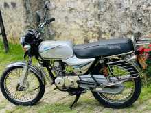 https://riyasewana.com/uploads/bajaj-boxer-ct-170001813922.jpg