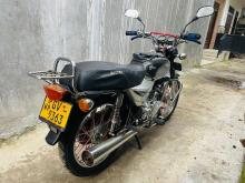 https://riyasewana.com/uploads/bajaj-boxer-ct-4917536955.jpg