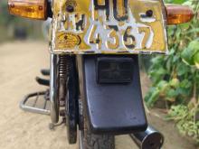 https://riyasewana.com/uploads/bajaj-caliber-115-181649316456.jpg