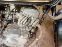 https://riyasewana.com/uploads/bajaj-cd-125-21205076415.jpg