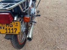 https://riyasewana.com/uploads/bajaj-cg-125-2114135421378.jpg