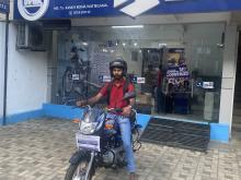 https://riyasewana.com/uploads/bajaj-ct-100-1012154219066.jpg