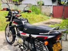 https://riyasewana.com/uploads/bajaj-ct-100-1211274313383.jpg