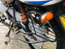 https://riyasewana.com/uploads/bajaj-ct-100-1413354619462.jpg