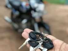 https://riyasewana.com/uploads/bajaj-ct-100-141940474783.jpg