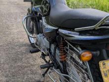 https://riyasewana.com/uploads/bajaj-ct-100-171942406336.jpg