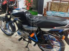 https://riyasewana.com/uploads/bajaj-ct-100-24203555415354.jpg