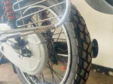 https://riyasewana.com/uploads/bajaj-ct-100-2516371213302.jpg
