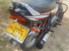 https://riyasewana.com/uploads/bajaj-ct-100-26104623475326.jpg