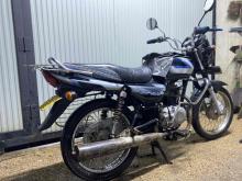 https://riyasewana.com/uploads/bajaj-ct-100-28352724183.jpg