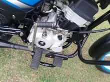 https://riyasewana.com/uploads/bajaj-ct-100-29559356482.jpg