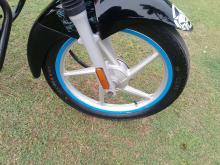 https://riyasewana.com/uploads/bajaj-ct-100-29559357004.jpg