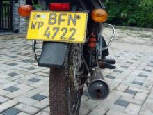 https://riyasewana.com/uploads/bajaj-ct-100-31152702695575.jpg