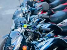 https://riyasewana.com/uploads/bajaj-ct-100-33211013083.jpg