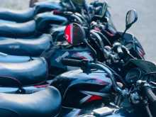 https://riyasewana.com/uploads/bajaj-ct-100-33211013764.jpg