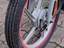 https://riyasewana.com/uploads/bajaj-ct-100-41356546715.jpg