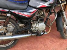 https://riyasewana.com/uploads/bajaj-ct-100-51738386025.jpg