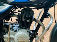https://riyasewana.com/uploads/bajaj-ct-100-57112213594.jpg