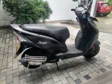 https://riyasewana.com/uploads/bajaj-dio-131929204012.jpg