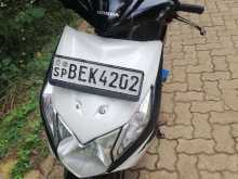 https://riyasewana.com/uploads/bajaj-dio-221758404594.jpg